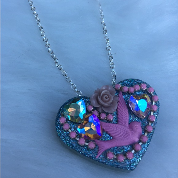 Sparrow and heart necklace rockabilly - Picture 2 of 5